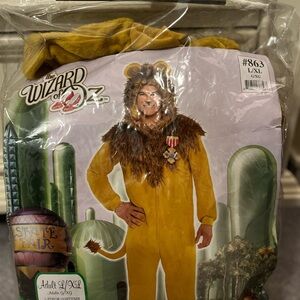 Men’s cowardly lion costume